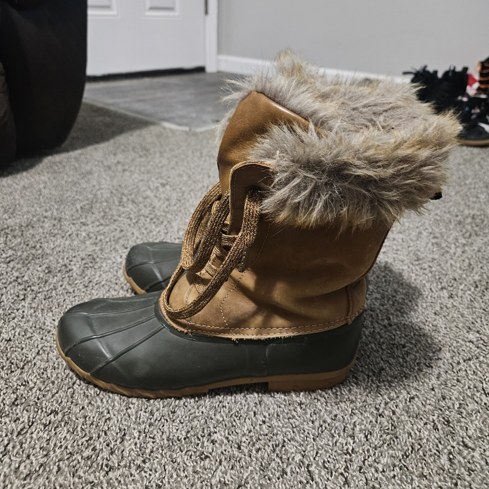 Sporto Agnes winter duck boots in women’s size 10M With Vibram Traction Sole